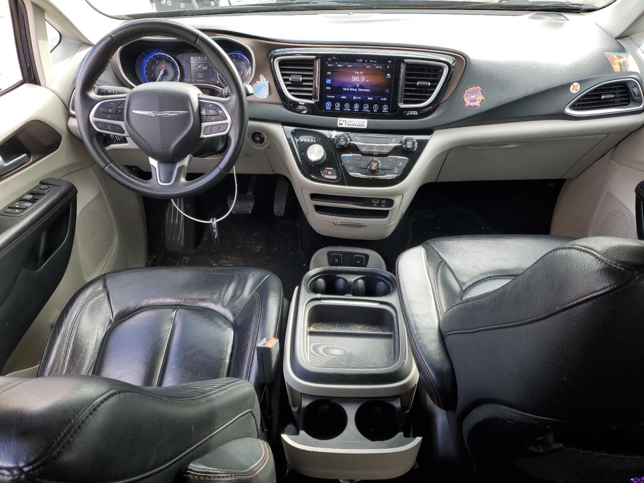 2017 Chrysler Pacifica Touring L VIN: 2C4RC1BG3HR524775 Lot: 86318565