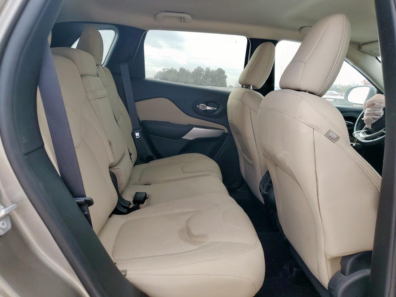 2017 Jeep Cherokee Latitude VIN: 1C4PJLCBXHW661151 Lot: 93094325