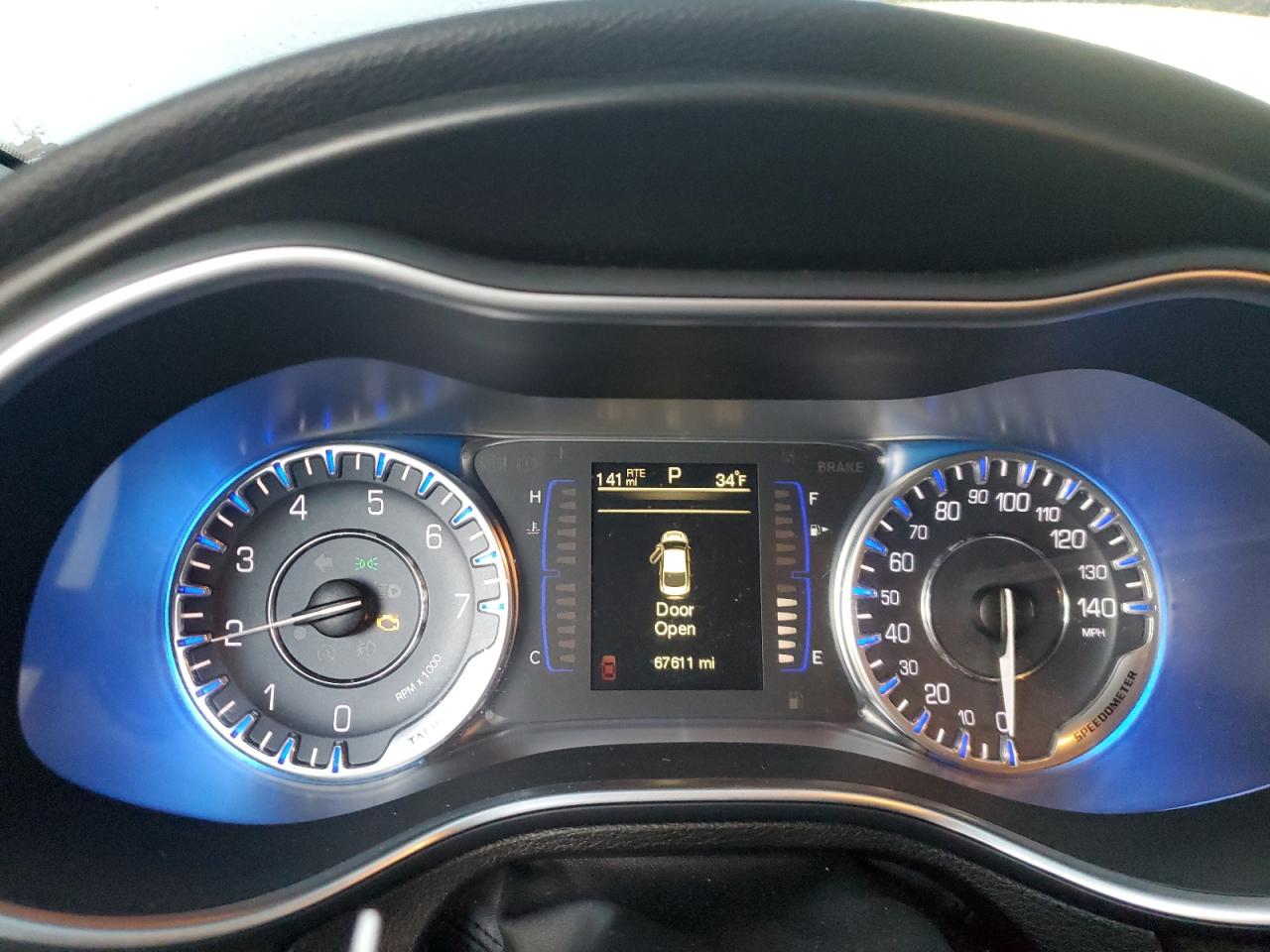 2015 Chrysler 200 Limited VIN: 1C3CCCAB0FN592750 Lot: 91840295