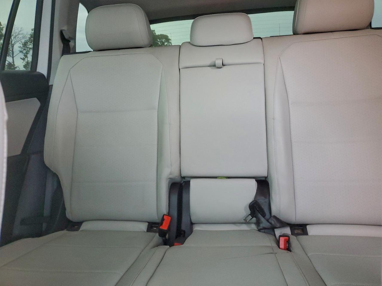 2018 Volkswagen Tiguan Se VIN: 3VV3B7AX9JM074156 Lot: 93816385