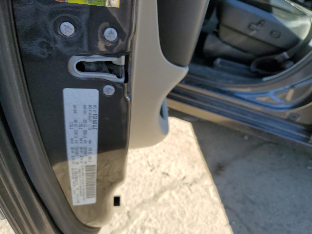 2016 Chrysler Town & Country Limited VIN: 2C4RC1JG7GR221613 Lot: 92239265