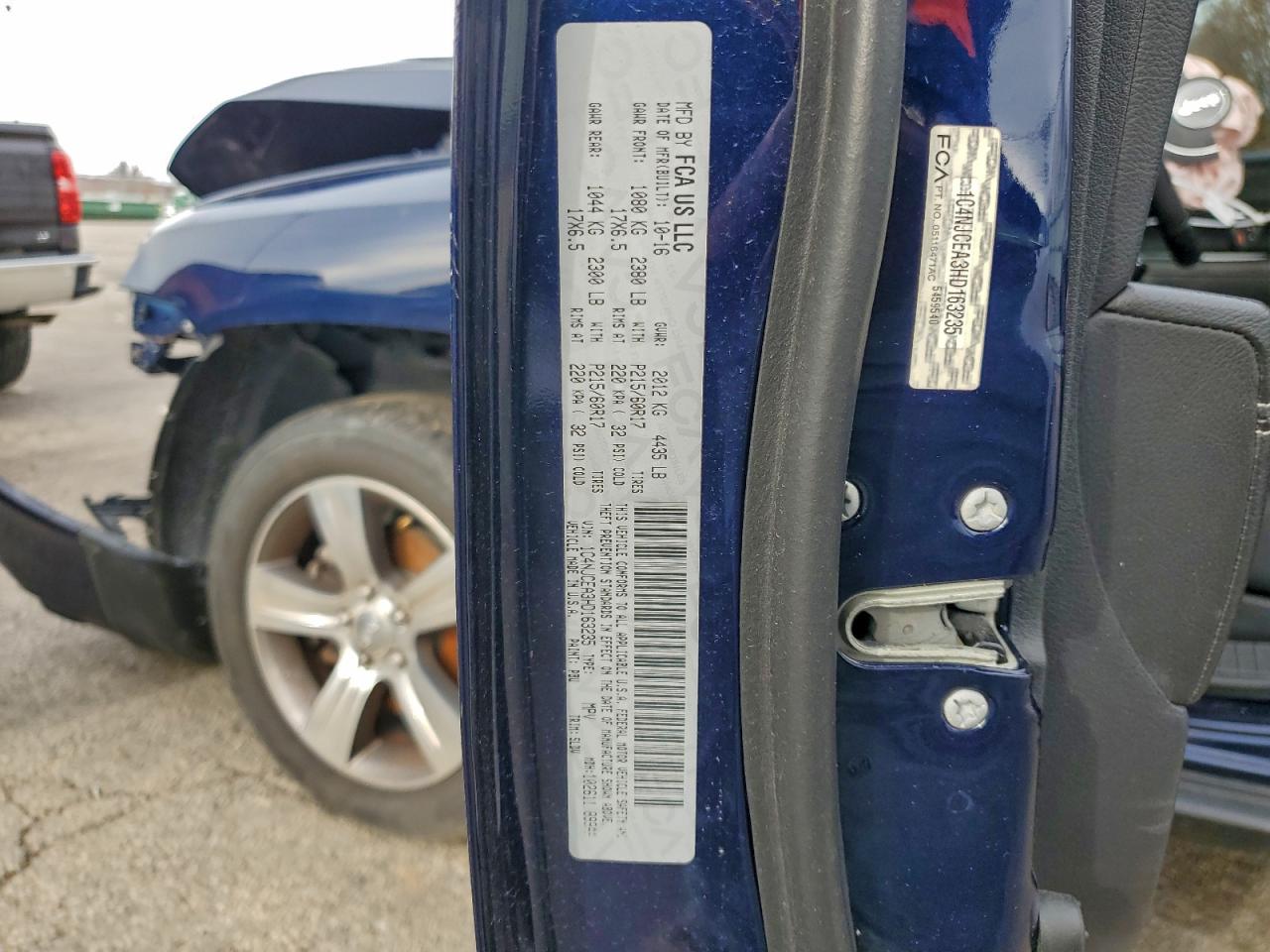 2017 Jeep Compass Latitude VIN: 1C4NJCEA3HD163235 Lot: 94297315