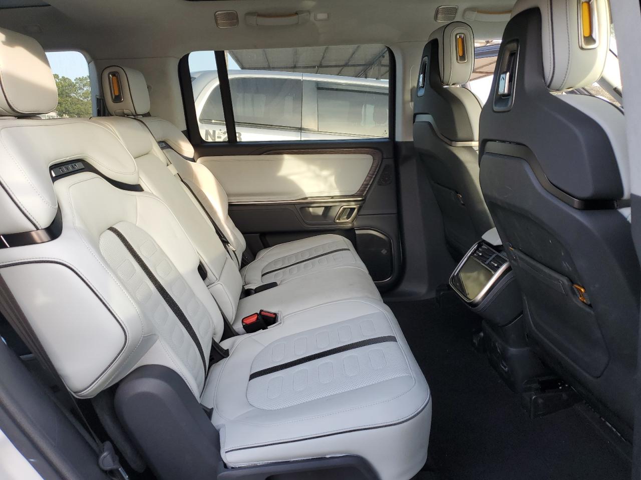 2024 Rivian R1S Adventure VIN: 7PDSGABAXRN031037 Lot: 92073315