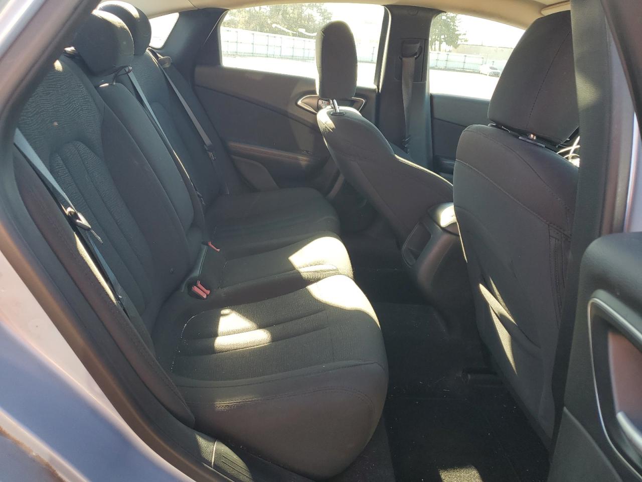 2015 Chrysler 200 Limited VIN: 1C3CCCAB0FN745871 Lot: 92810515