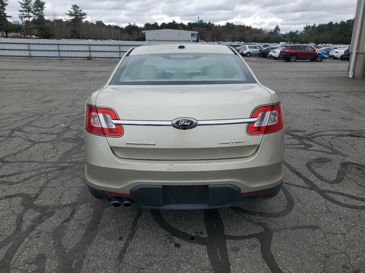 2011 Ford Taurus Limited VIN: 1FAHP2FW1BG130309 Lot: 92248435