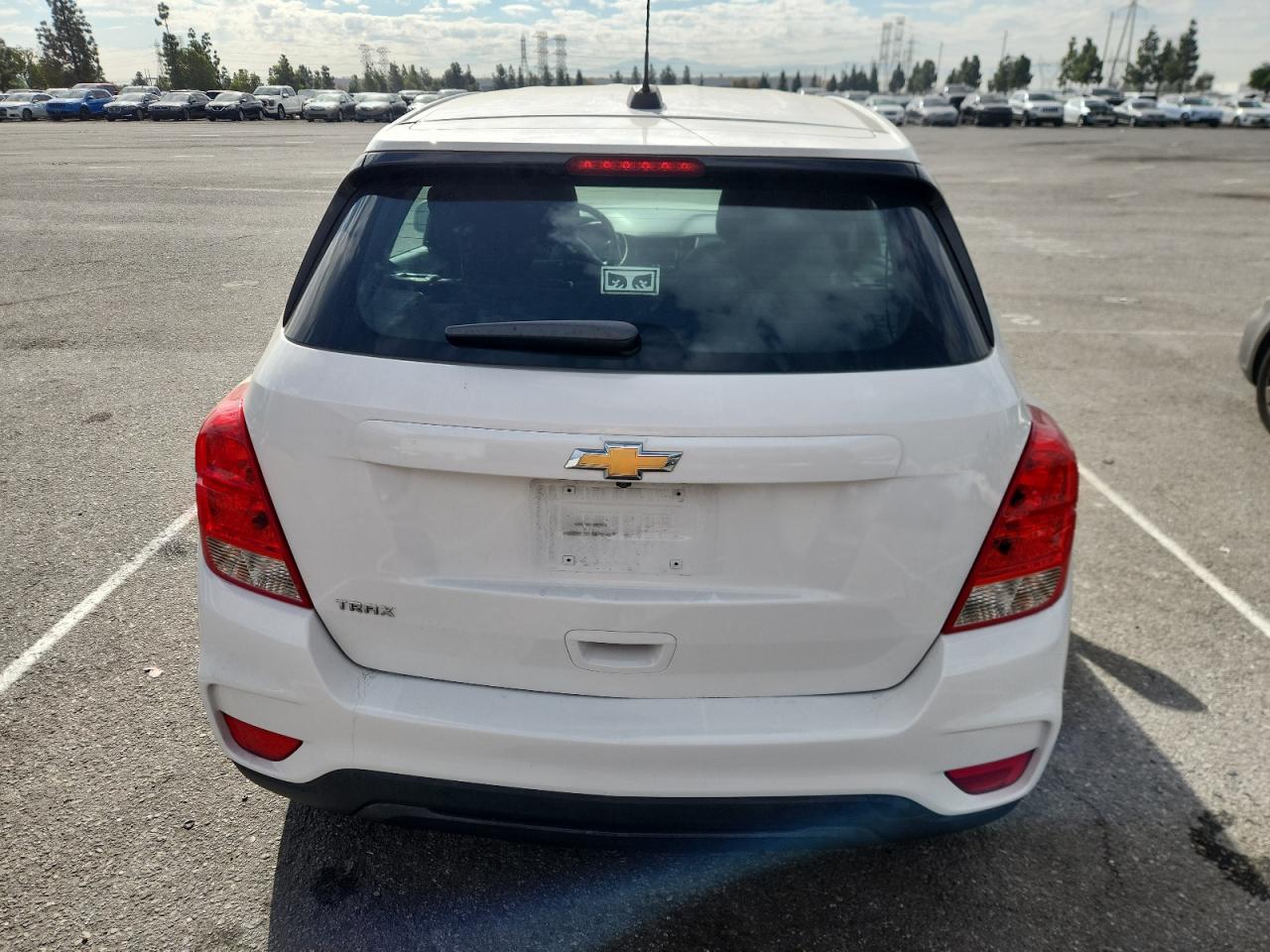 2018 Chevrolet Trax Ls VIN: 3GNCJKSB5JL353771 Lot: 92721995