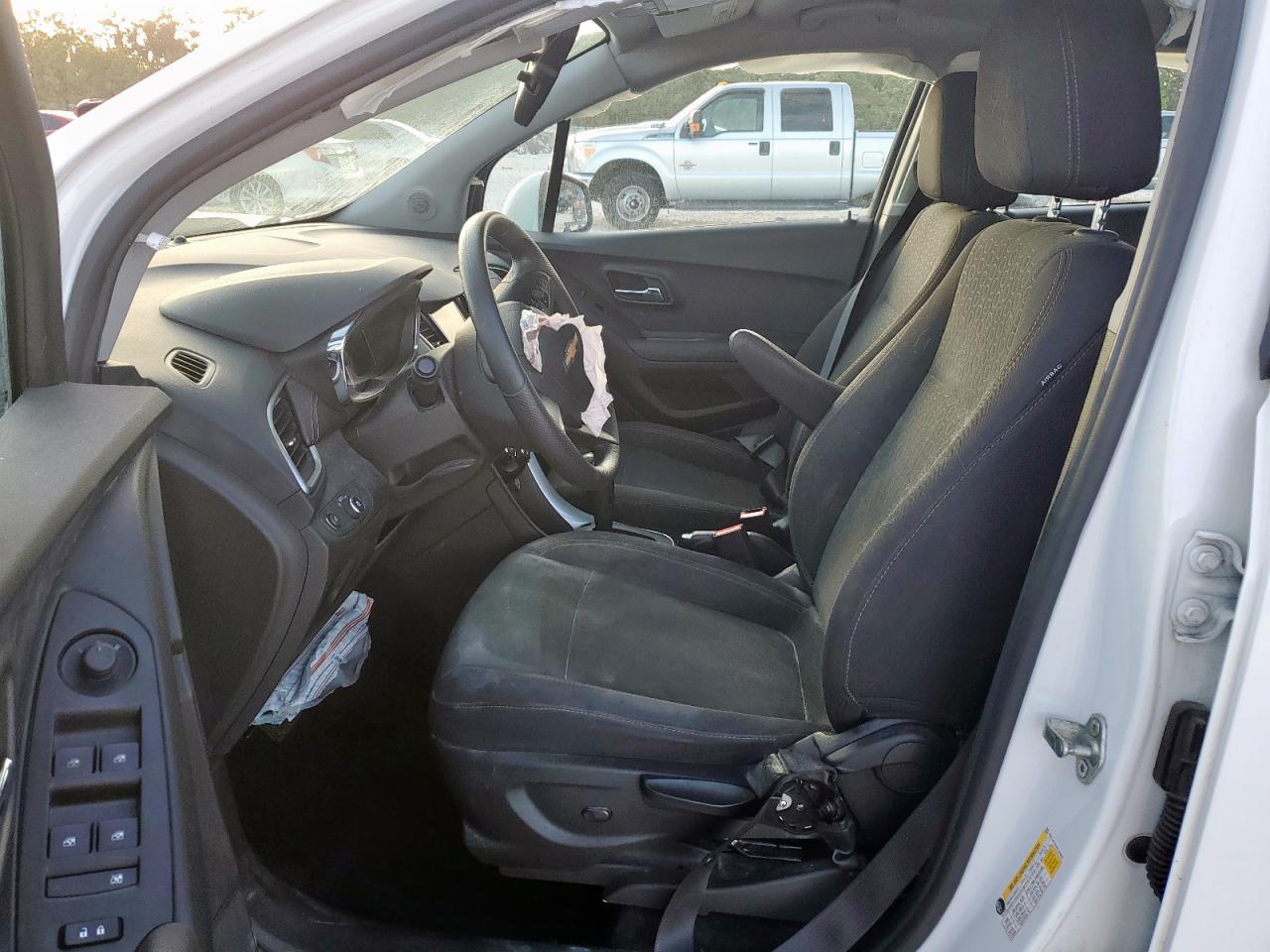 2019 Chevrolet Trax Ls VIN: 3GNCJKSB5KL164989 Lot: 92792555