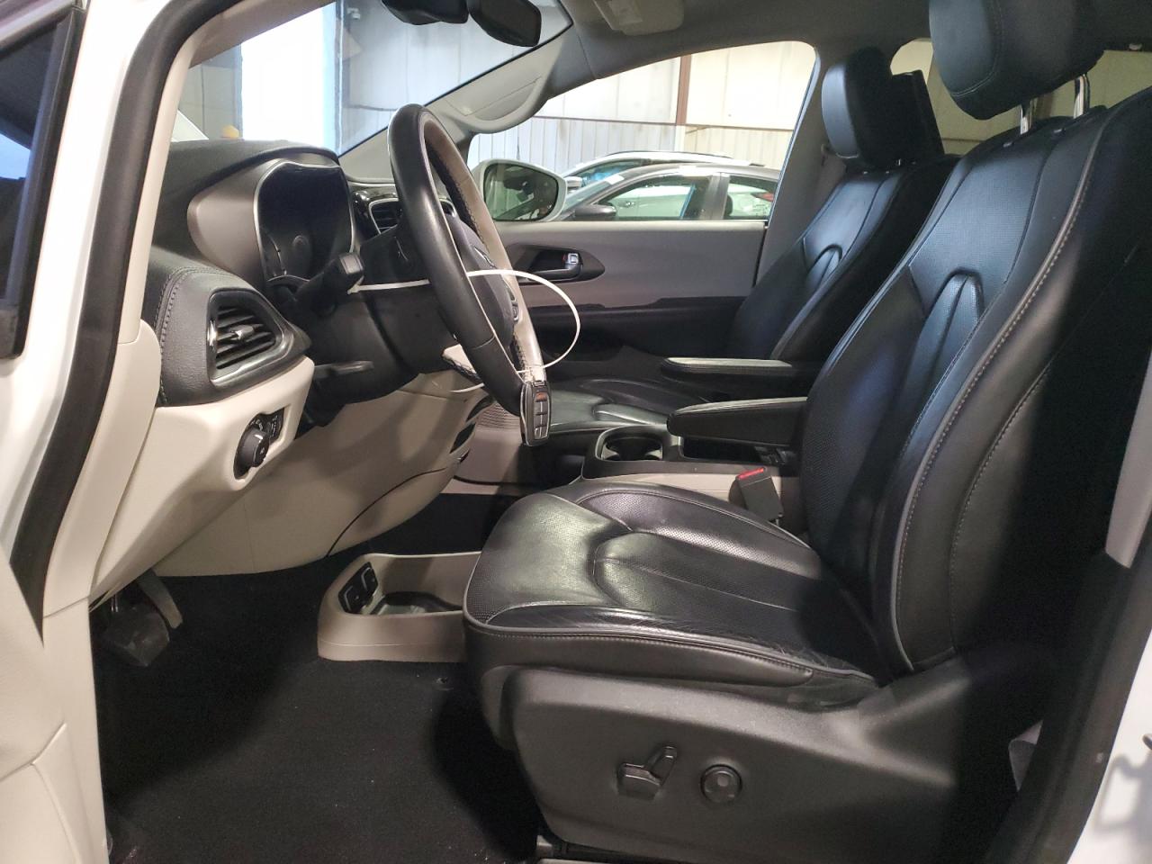 2018 Chrysler Pacifica Hybrid Limited VIN: 2C4RC1N79JR364564 Lot: 92807055