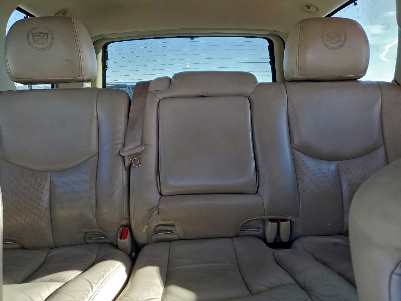 2005 Cadillac Escalade Luxury VIN: 1GYEK63N35R111584 Lot: 94375295