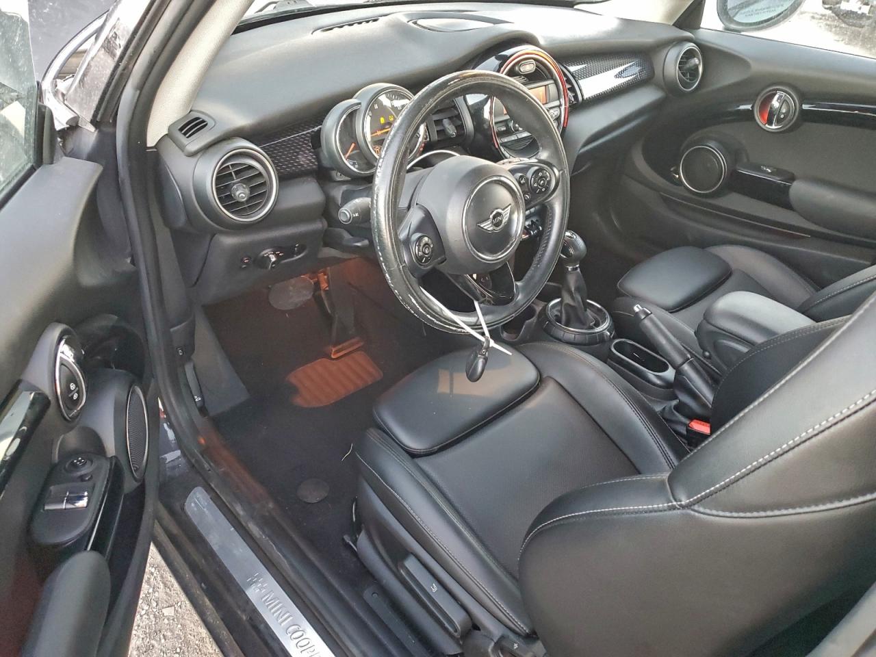 2015 Mini Cooper S VIN: WMWXP7C59F2A34820 Lot: 93486905