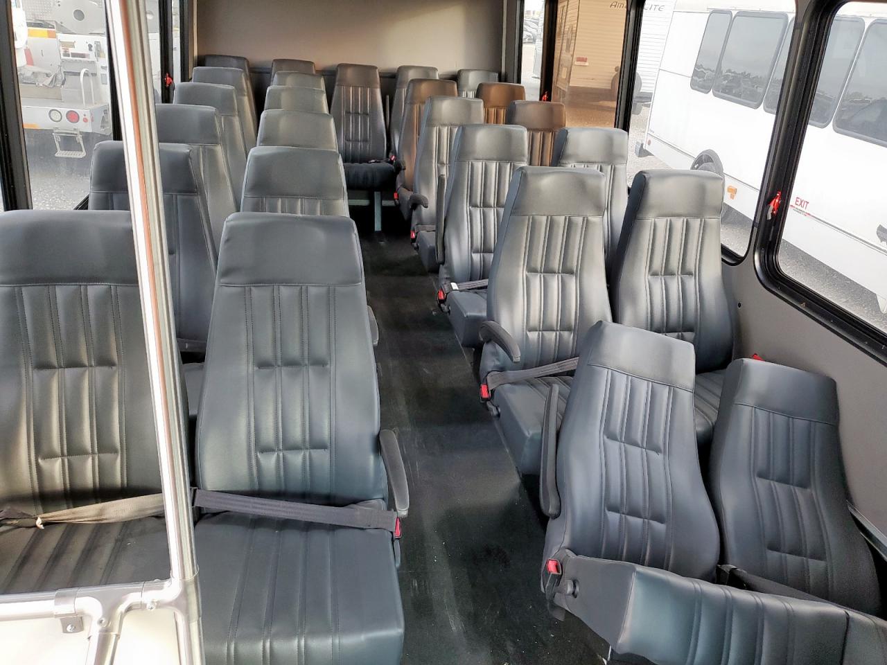 2016 Ford Econoline E450 Super Duty Cutaway Van VIN: 1FDFE4FS6GDC21841 Lot: 92642085