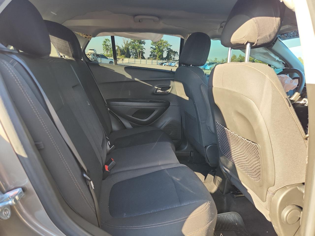 2021 Chevrolet Trax Ls VIN: KL7CJKSB4MB354289 Lot: 92852845