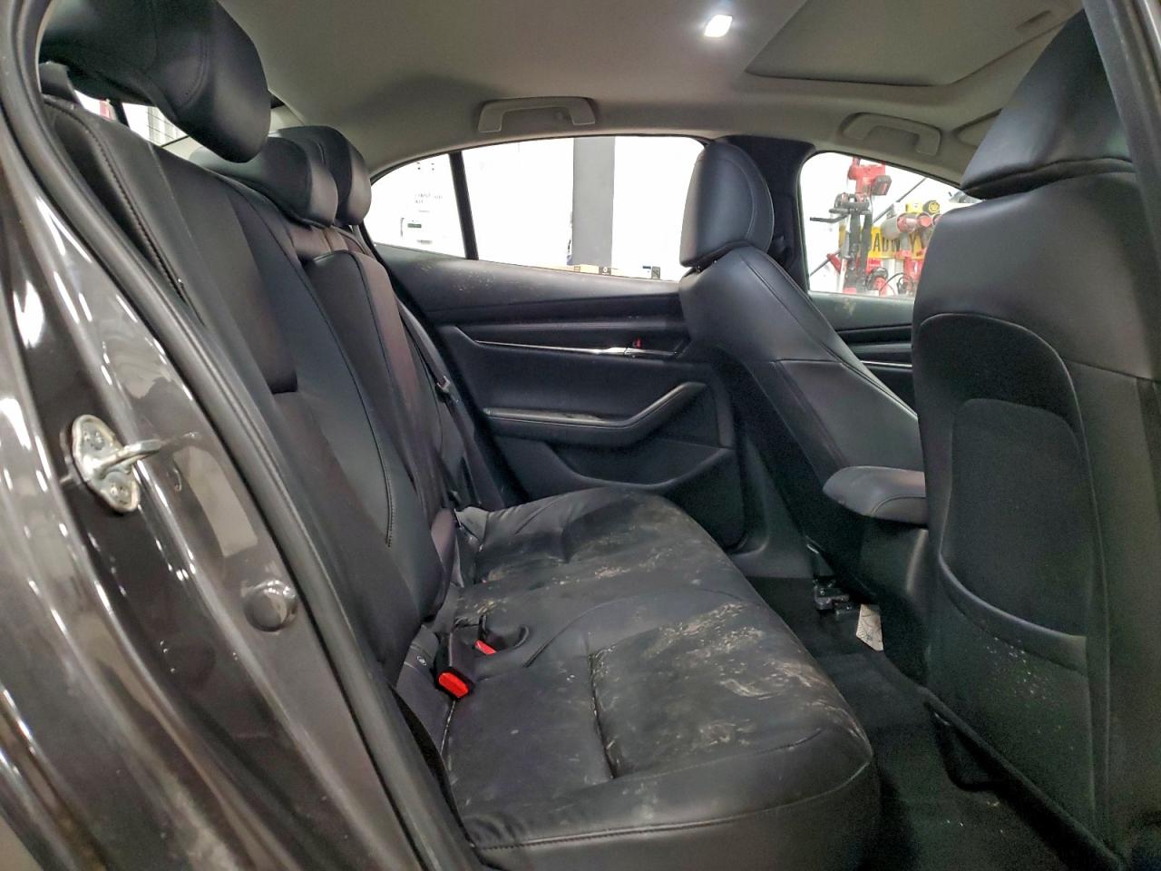 2021 Mazda 3 Preferred VIN: JM1BPACL9M1319560 Lot: 94647275