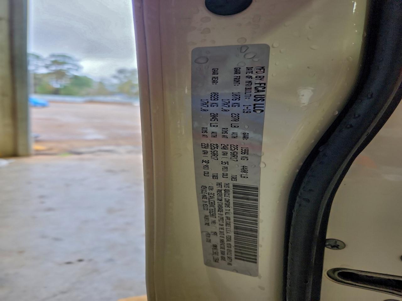 2019 Jeep Compass Latitude VIN: 3C4NJCBBXKT692907 Lot: 94174175