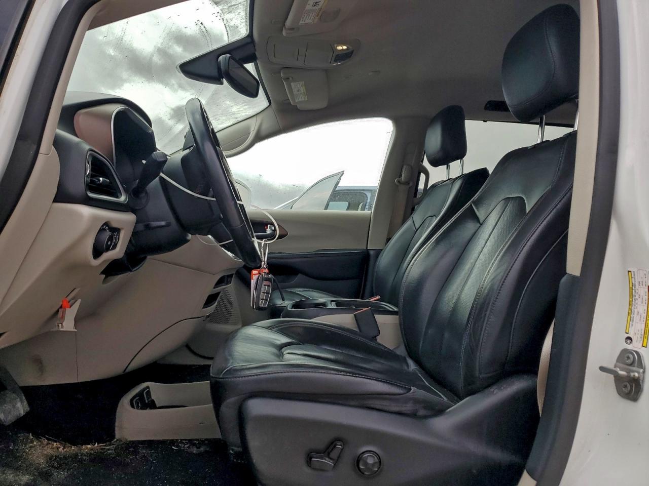 2019 Chrysler Pacifica Touring L VIN: 2C4RC1BG6KR561262 Lot: 93520505