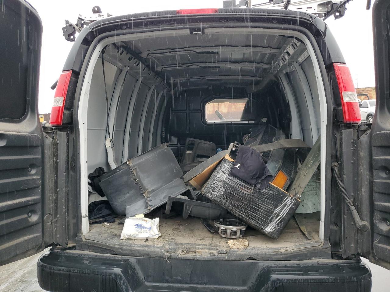 2020 Chevrolet Express Delivery Van VIN: 1GCWGAFP8L1267983 Lot: 93765975