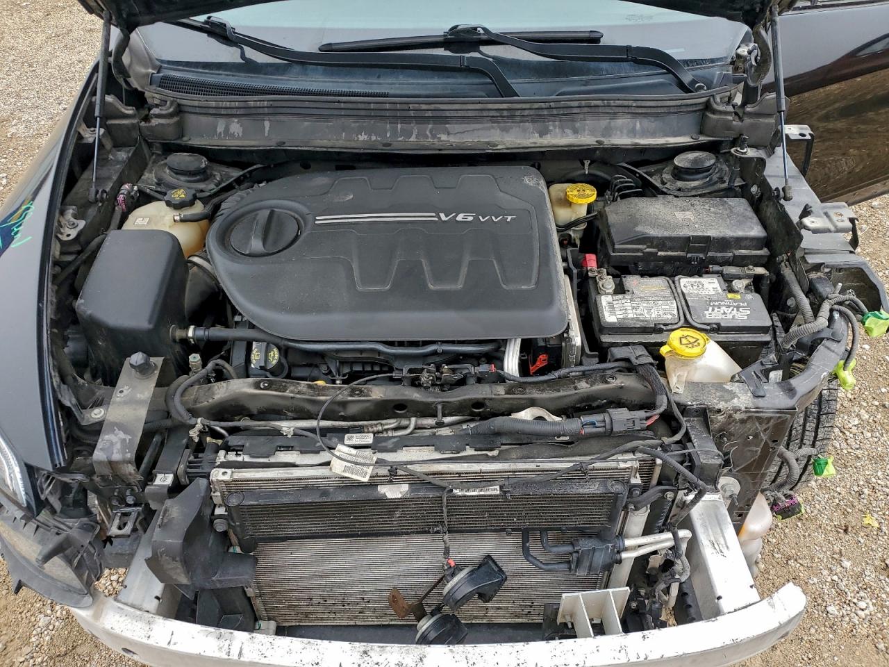 2017 Jeep Cherokee Overland VIN: 1C4PJMJS7HW606102 Lot: 92749105