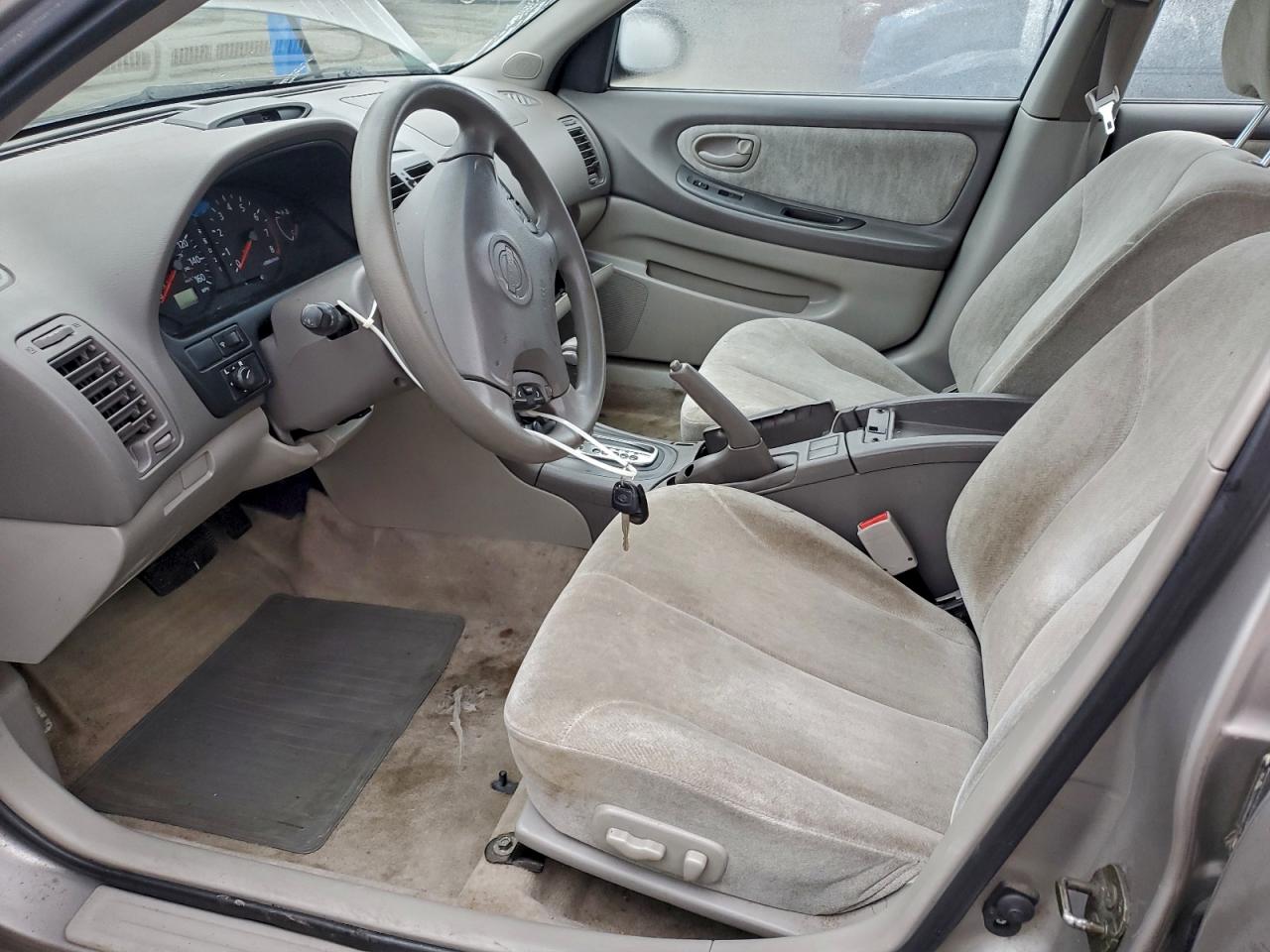 2001 Nissan Maxima Gxe VIN: JN1CA31DX1T818870 Lot: 93910225