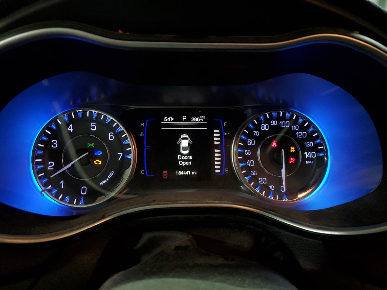 2015 Chrysler 200 Limited VIN: 1C3CCCAB9FN751992 Lot: 90752035