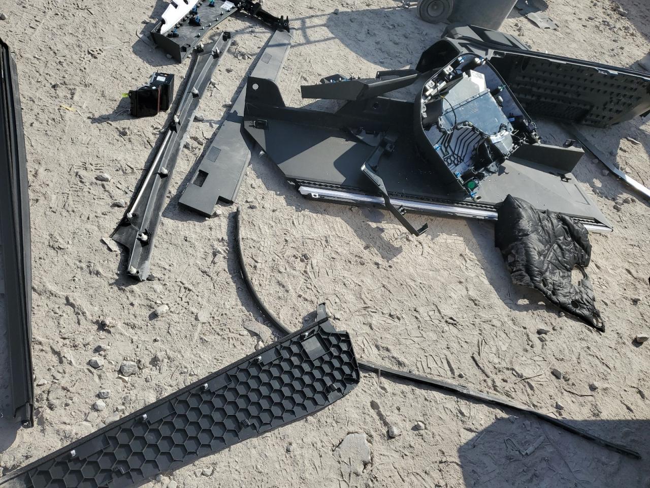 2024 Tesla Cybertruck VIN: 7G2CEHEE9RA027272 Lot: 93488135