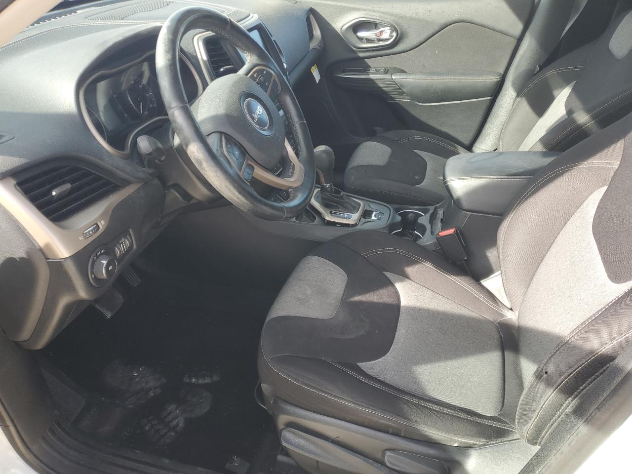 2014 Jeep Cherokee Latitude VIN: 1C4PJLCB2EW205866 Lot: 92249675