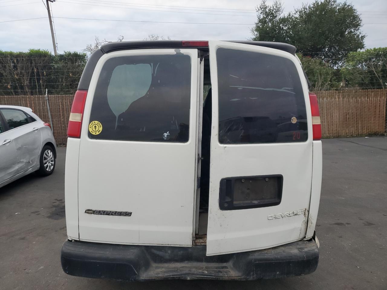 2004 Chevrolet Express G1500 VIN: 1GCFG15X541163650 Lot: 92534295