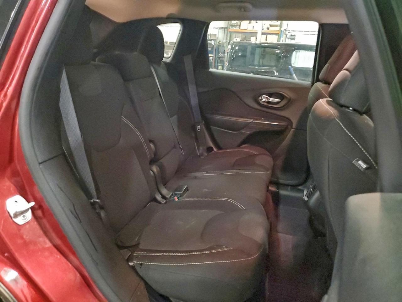 2016 Jeep Cherokee Latitude VIN: 1C4PJMCS3GW215945 Lot: 94505255