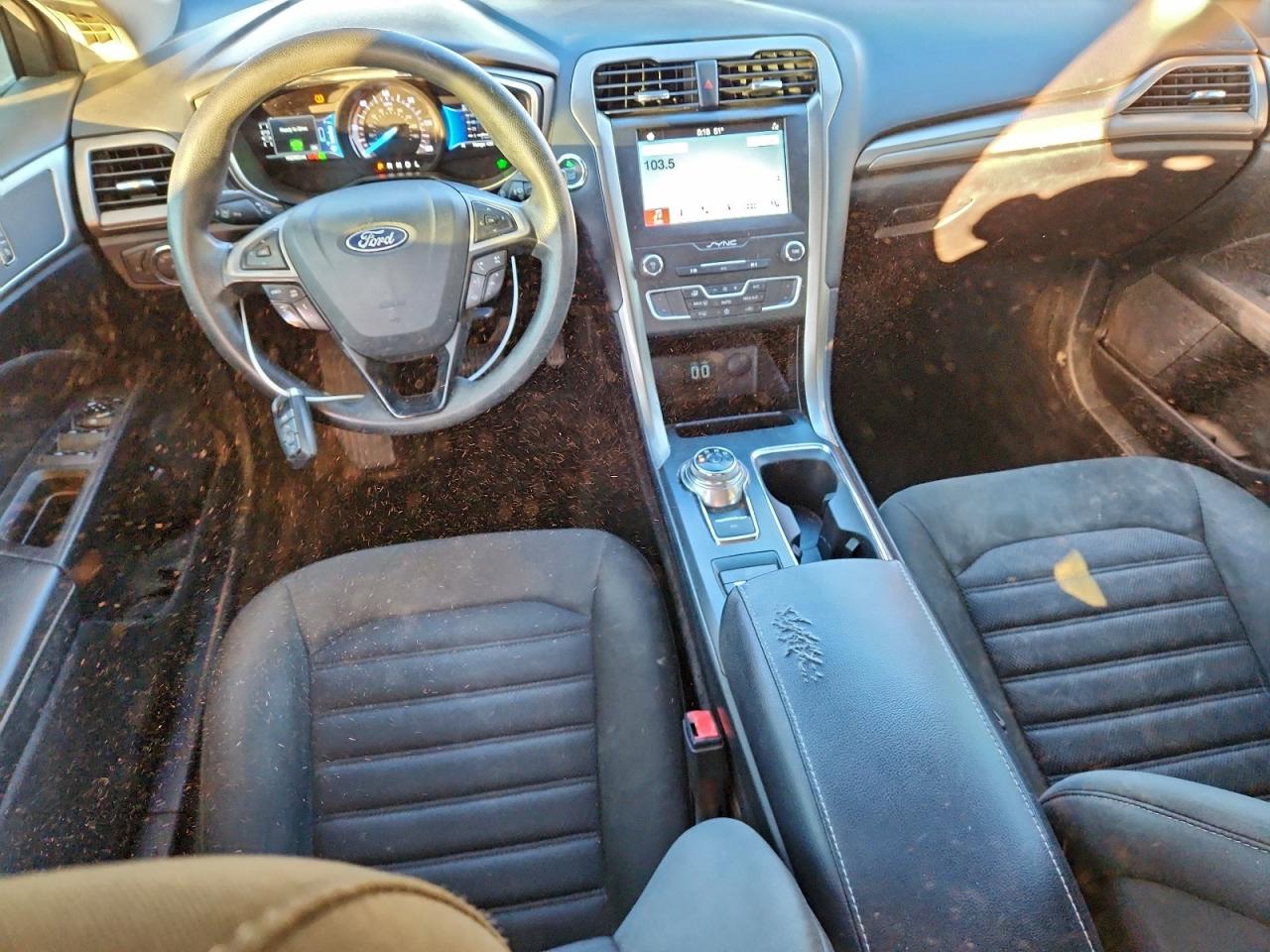 2019 Ford Fusion Se VIN: 3FA6P0LU0KR118093 Lot: 92753845