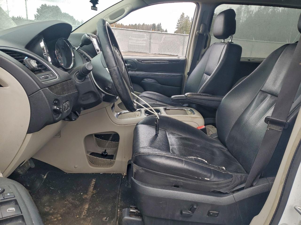 2015 Chrysler Town & Country Touring L VIN: 2C4RC1CG7FR503973 Lot: 93243665