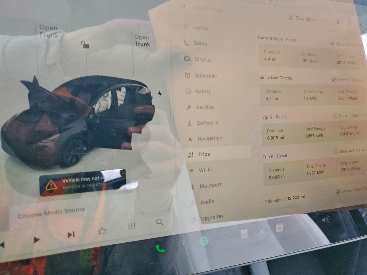 2025 Tesla Model Y VIN: 7SAYGDEE8SF239703 Lot: 94100835