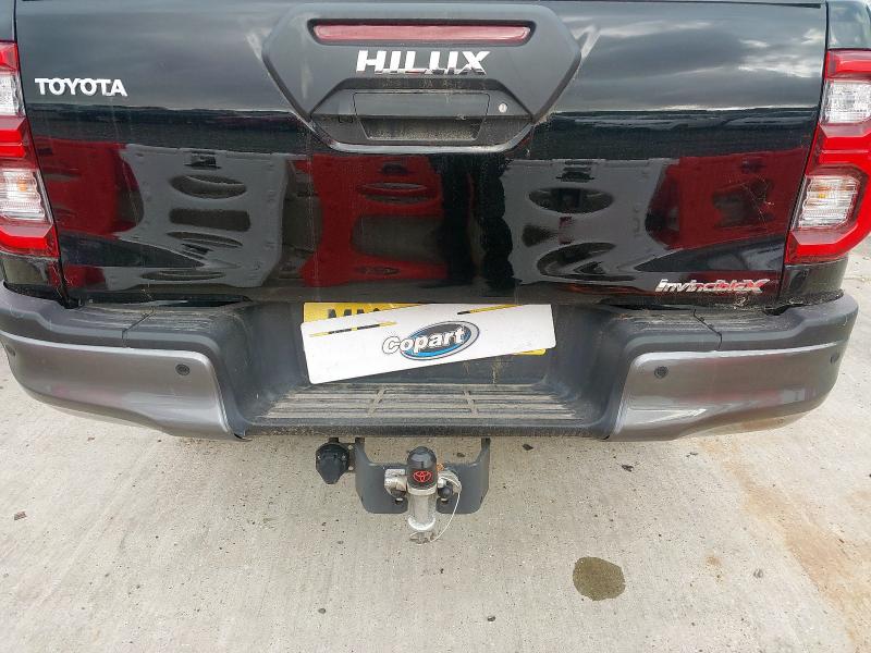 2023 TOYOTA HILUX INVINCIBLE X D/CAB PICK UP 2.8 D-4D AUTO