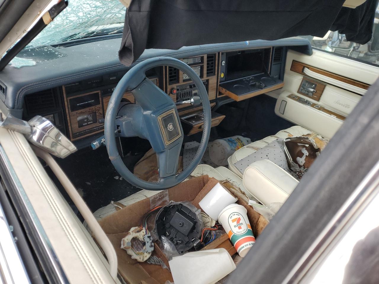 1985 Cadillac Seville VIN: 1G6KS6985FE822984 Lot: 92838985