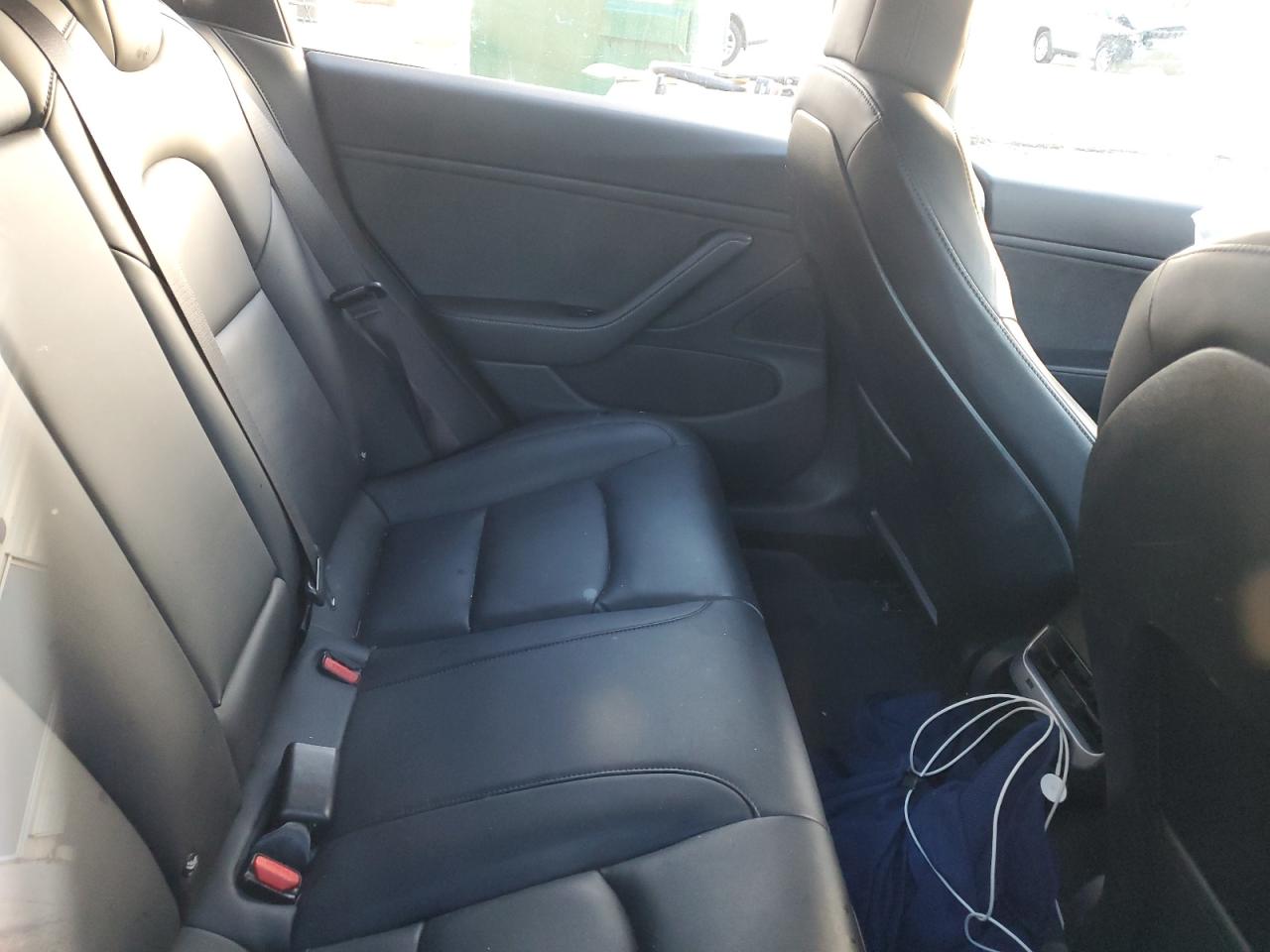 2018 Tesla Model 3 VIN: 5YJ3E1EB8JF091083 Lot: 92984915