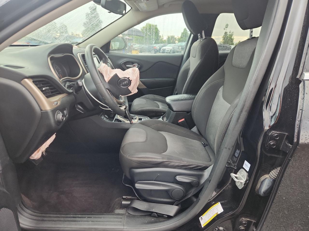 2018 Jeep Cherokee Latitude VIN: 1C4PJLCB6JD615284 Lot: 92851285