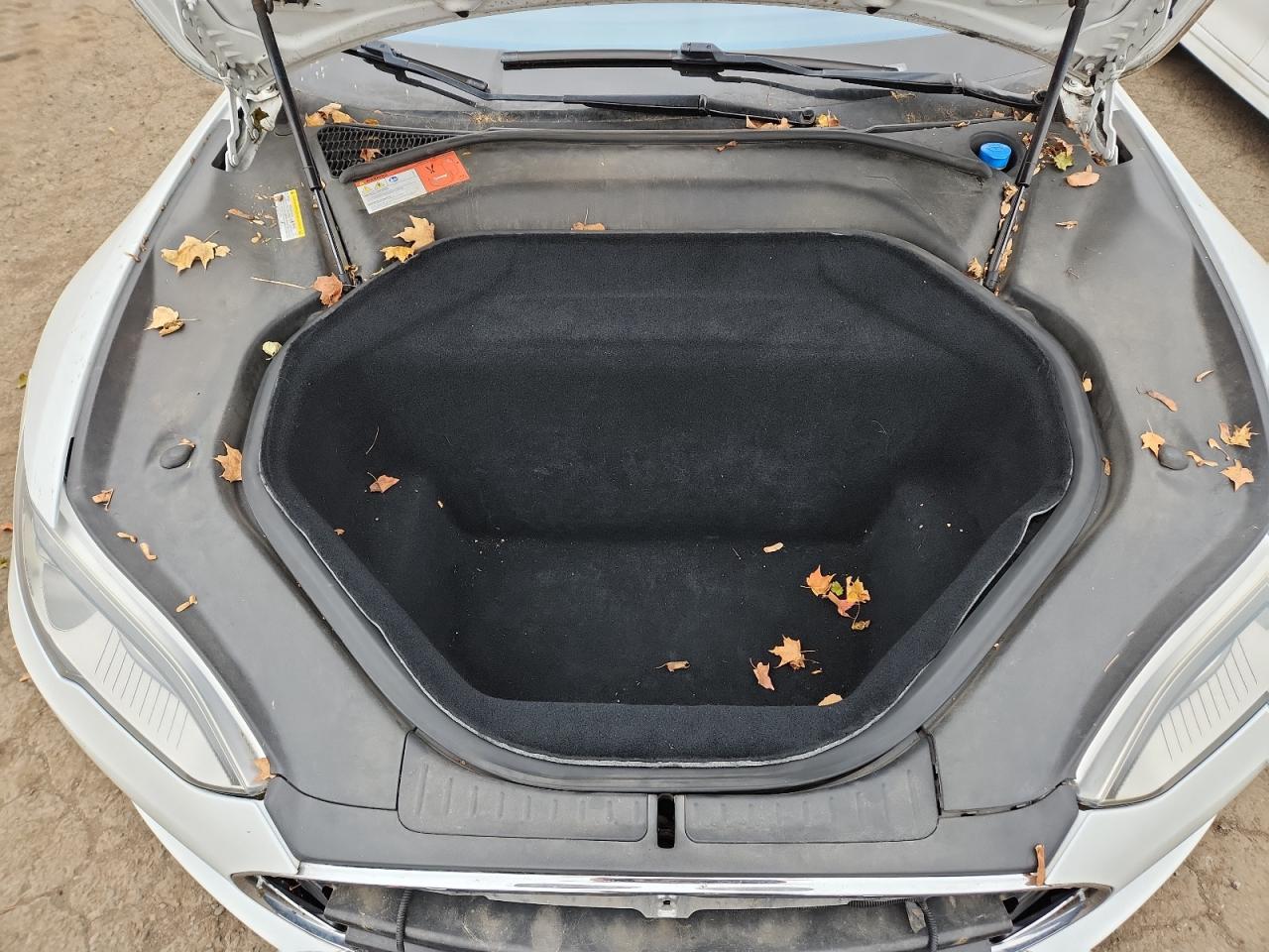 2015 Tesla Model S 85D VIN: 5YJSA1H21FF084437 Lot: 92351635