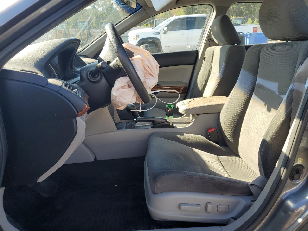 2011 Honda Accord Ex VIN: 1HGCP2F75BA121811 Lot: 92603435