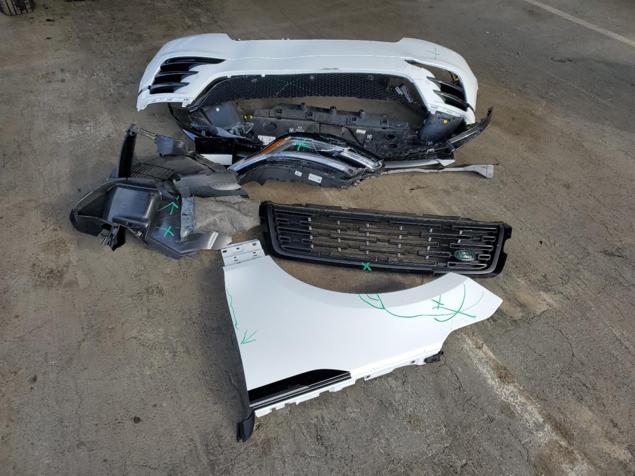 2026 Land Rover Range Rover Velar Dynamic Se VIN: SALYL2EX5TA815300 Lot: 93833575