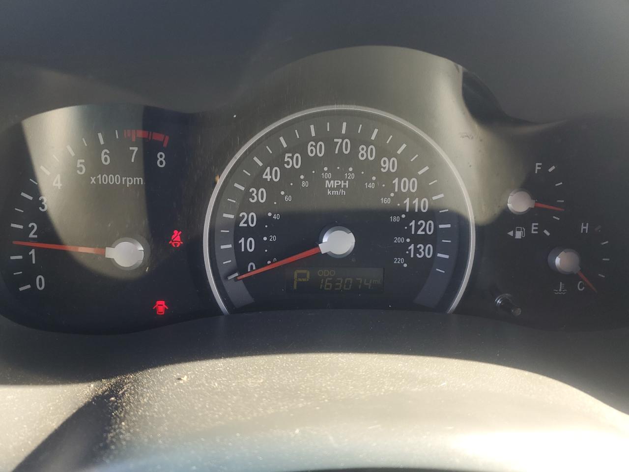 2012 Kia Sedona Lx VIN: KNDMG4C70C6489823 Lot: 92841575