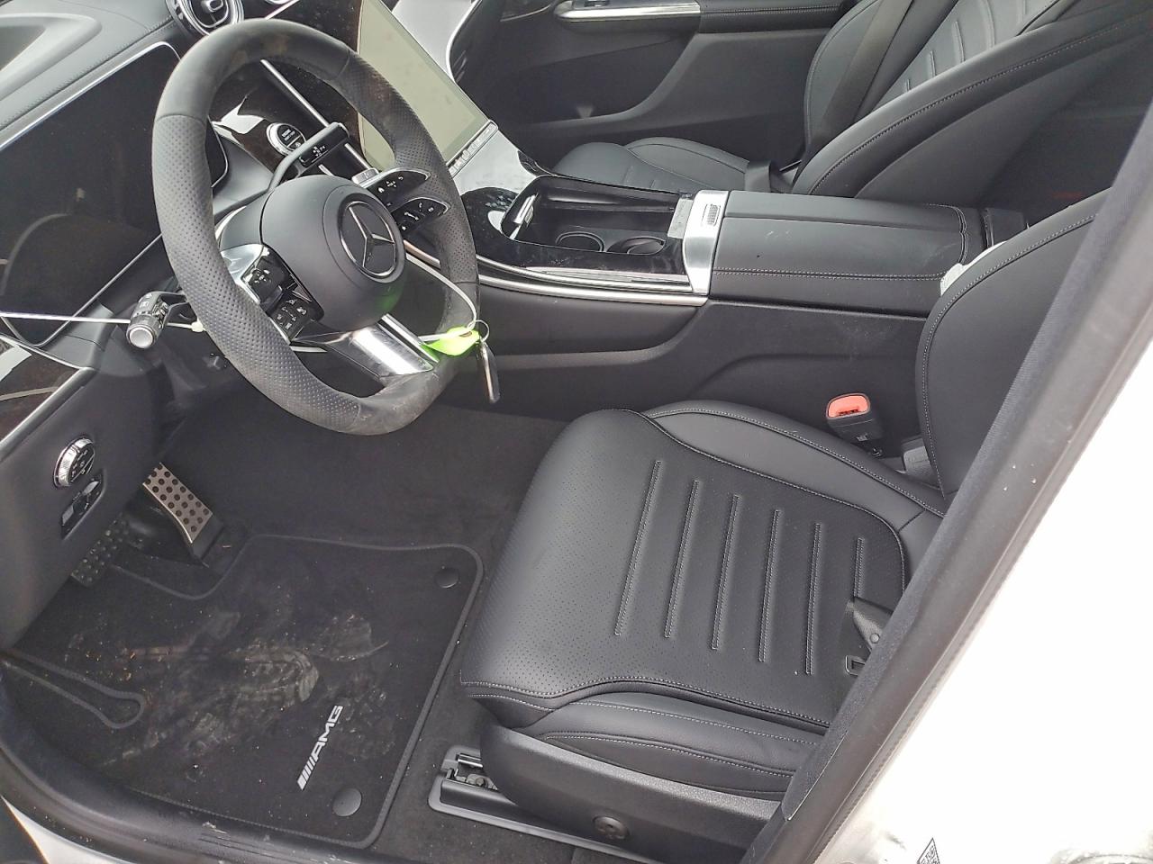 2026 Mercedes-Benz Glc 300 4Matic VIN: W1NKM4HB6TU111703 Lot: 93900055