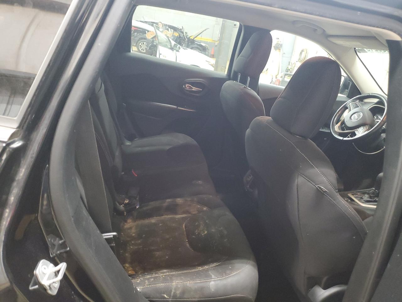 2015 Jeep Cherokee Latitude VIN: 1C4PJLCS5FW690148 Lot: 93621915