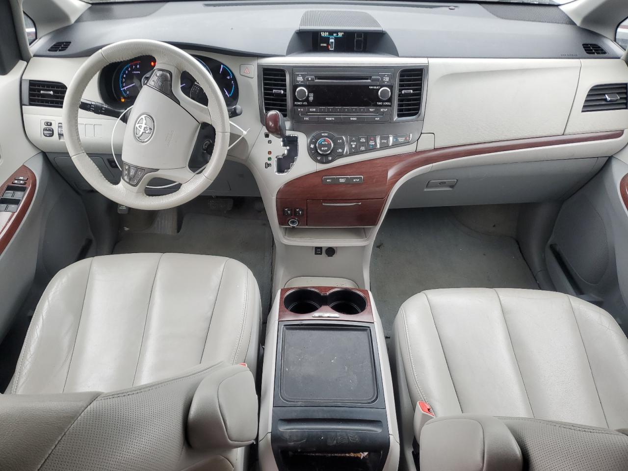 2014 Toyota Sienna Xle VIN: 5TDYK3DC4ES517714 Lot: 93153945