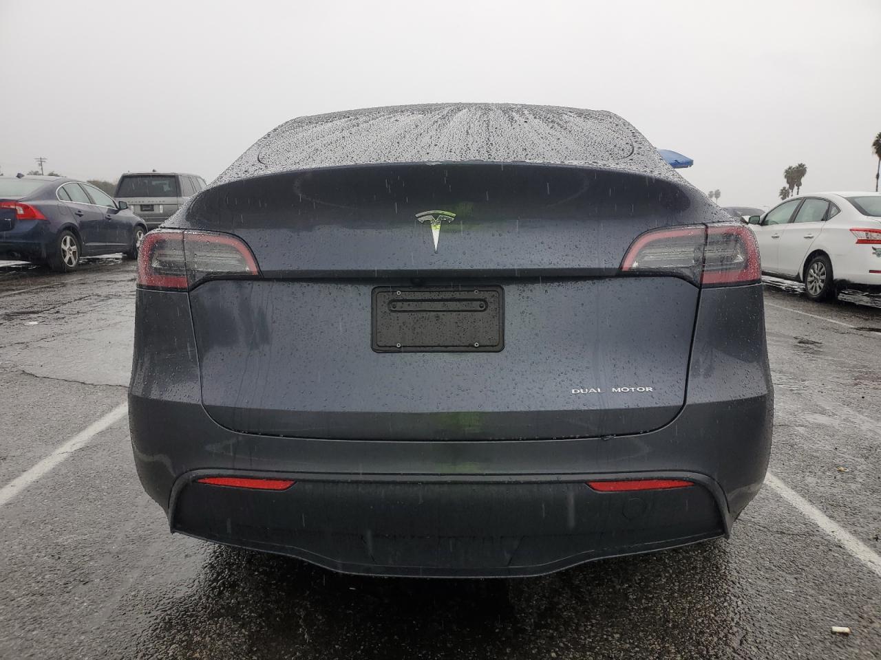 2023 Tesla Model Y VIN: 7SAYGDEEXPF876888 Lot: 92762225
