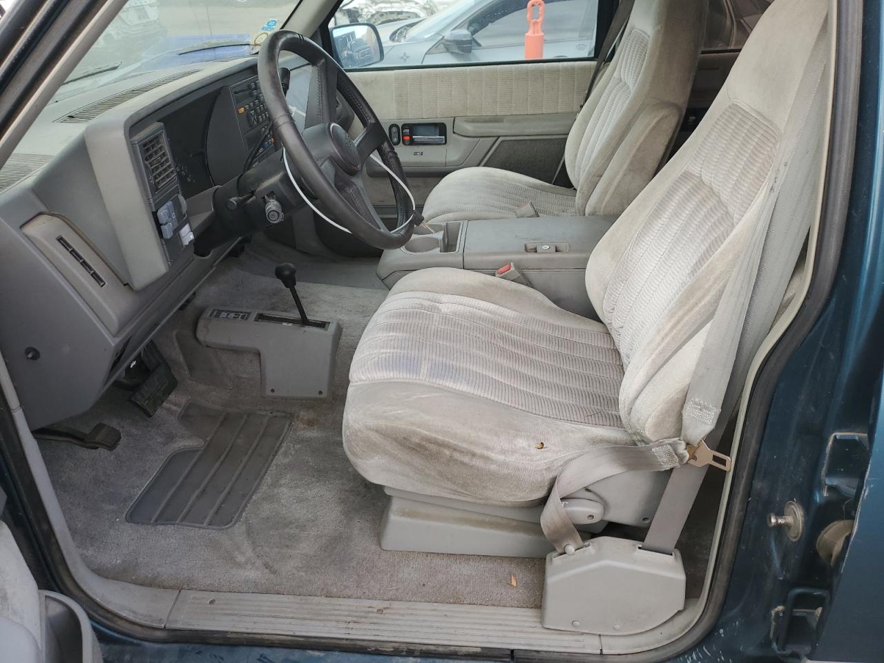 1993 GMC Suburban K1500 VIN: 1GKFK16K3PJ729508 Lot: 91906035