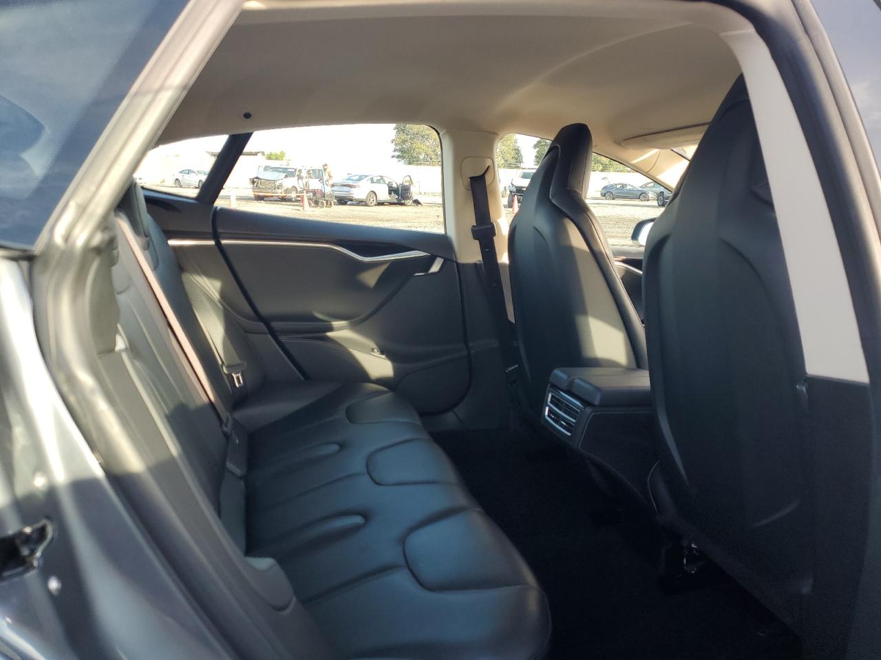 2013 Tesla Model S VIN: 5YJSA1CN5DFP23062 Lot: 93146945