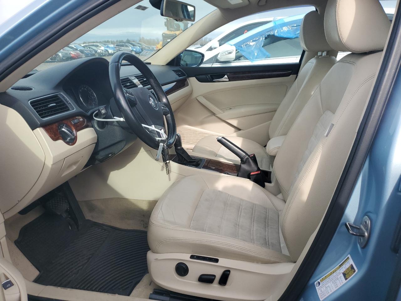 2012 Volkswagen Passat Sel VIN: 1VWCP7A32CC030935 Lot: 92632725