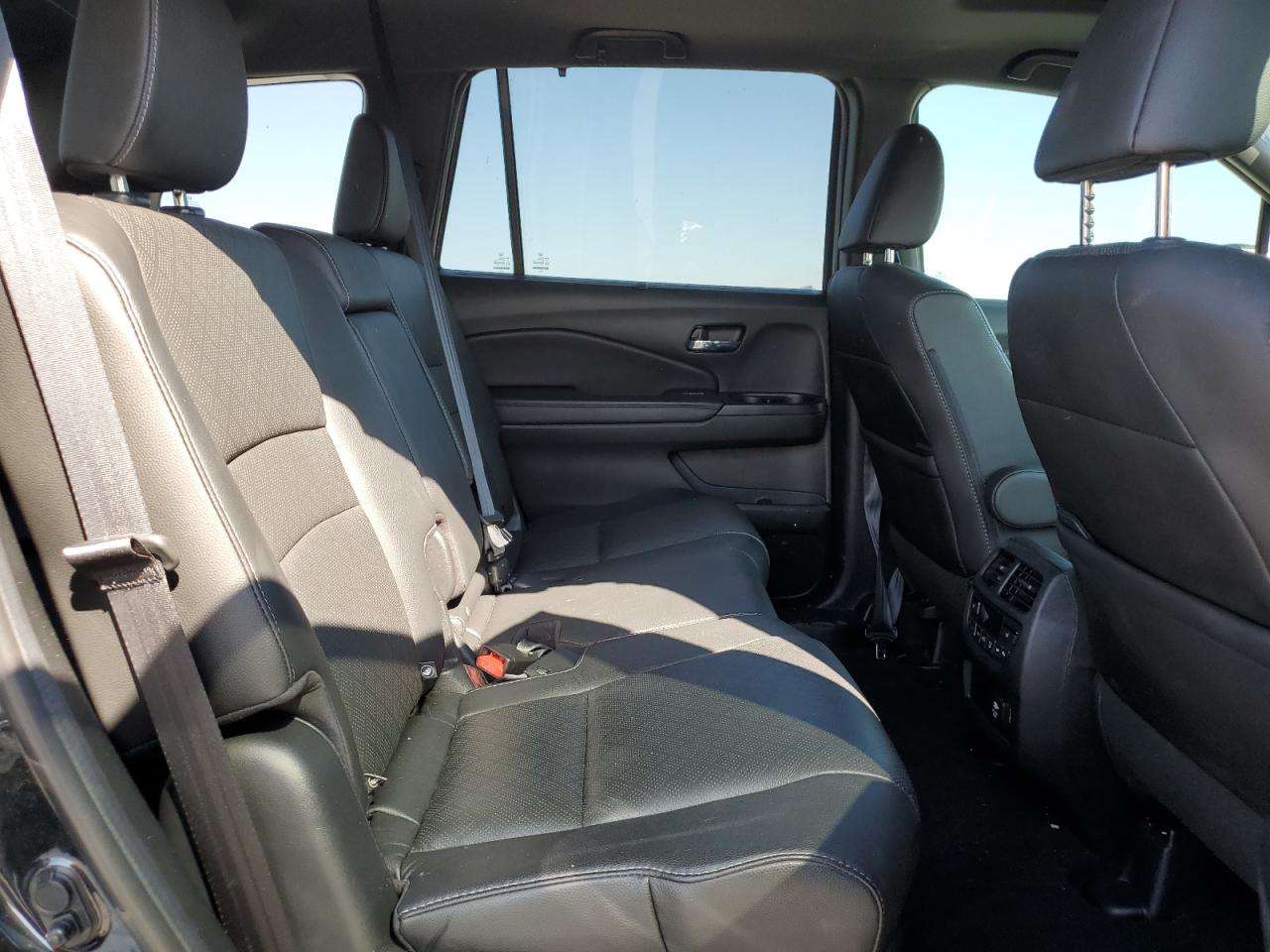 2021 Honda Passport Touring VIN: 5FNYF7H93MB015791 Lot: 93383465