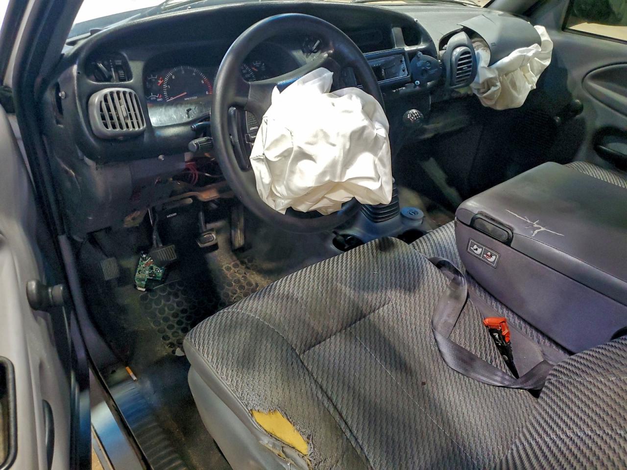 2000 Dodge Ram 1500 VIN: 1B7HC13Y9YJ114716 Lot: 93886695