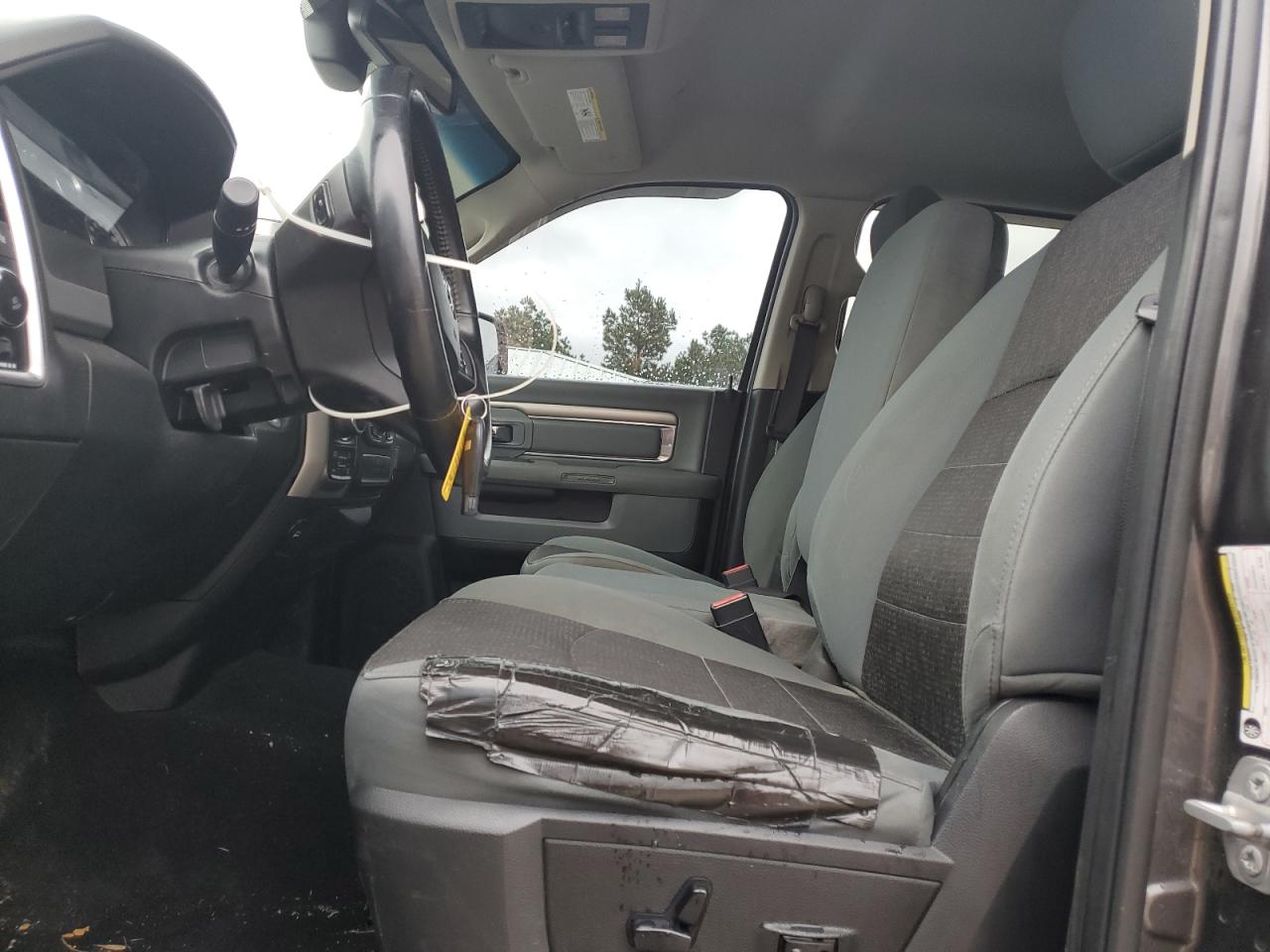 2018 Ram 1500 Slt VIN: 3C6RR7LT4JG219835 Lot: 92983025