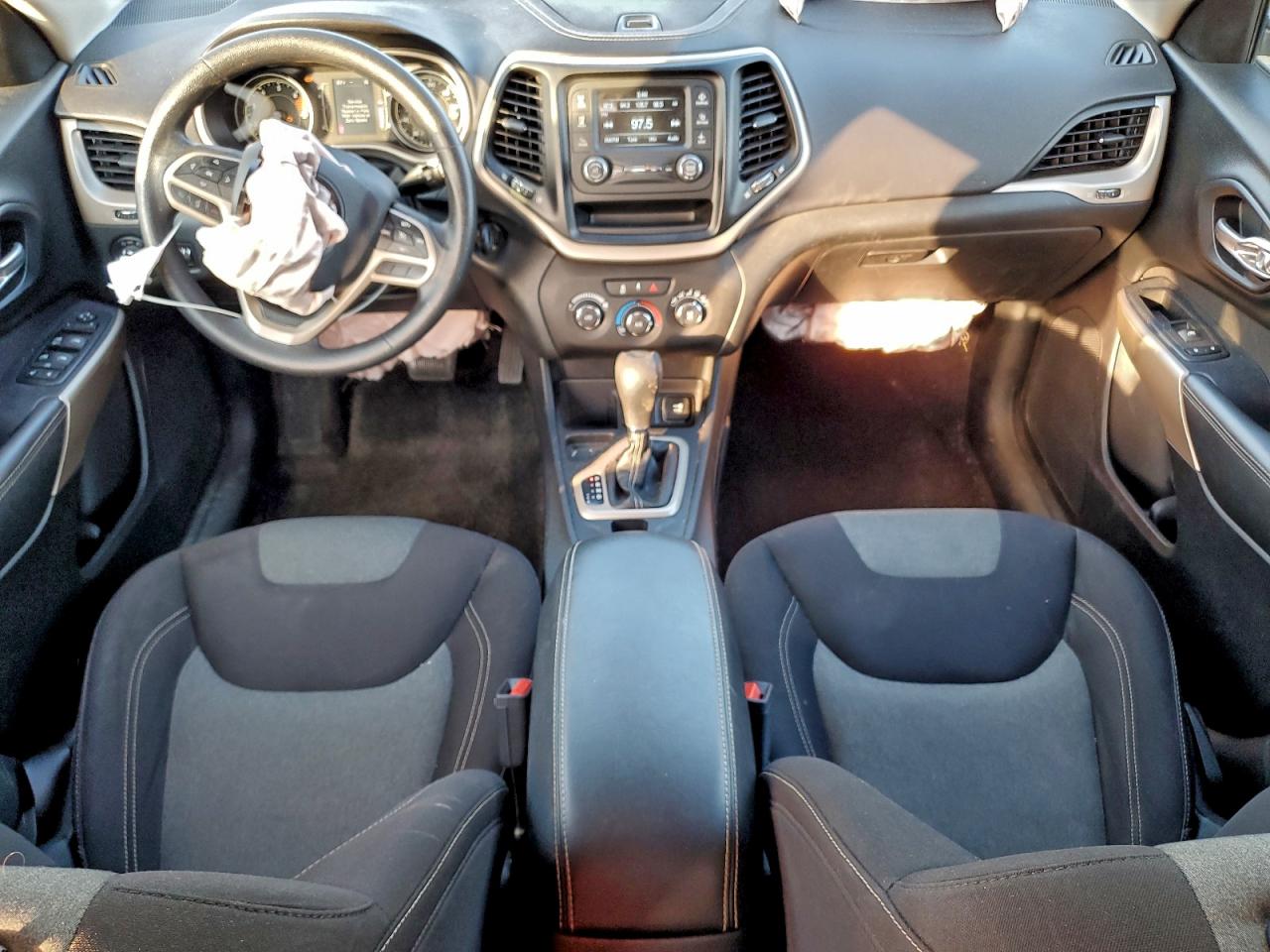 2017 Jeep Cherokee Sport VIN: 1C4PJLAB2HW607281 Lot: 93921775