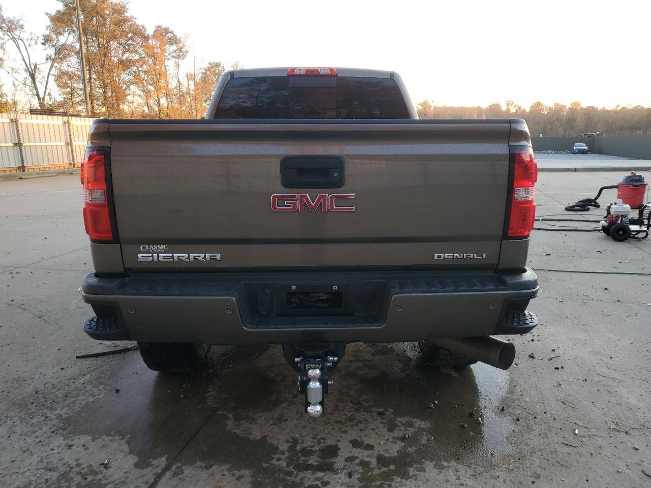 2015 GMC Sierra K2500 Denali VIN: 1GT120E8XFF548204 Lot: 91572555